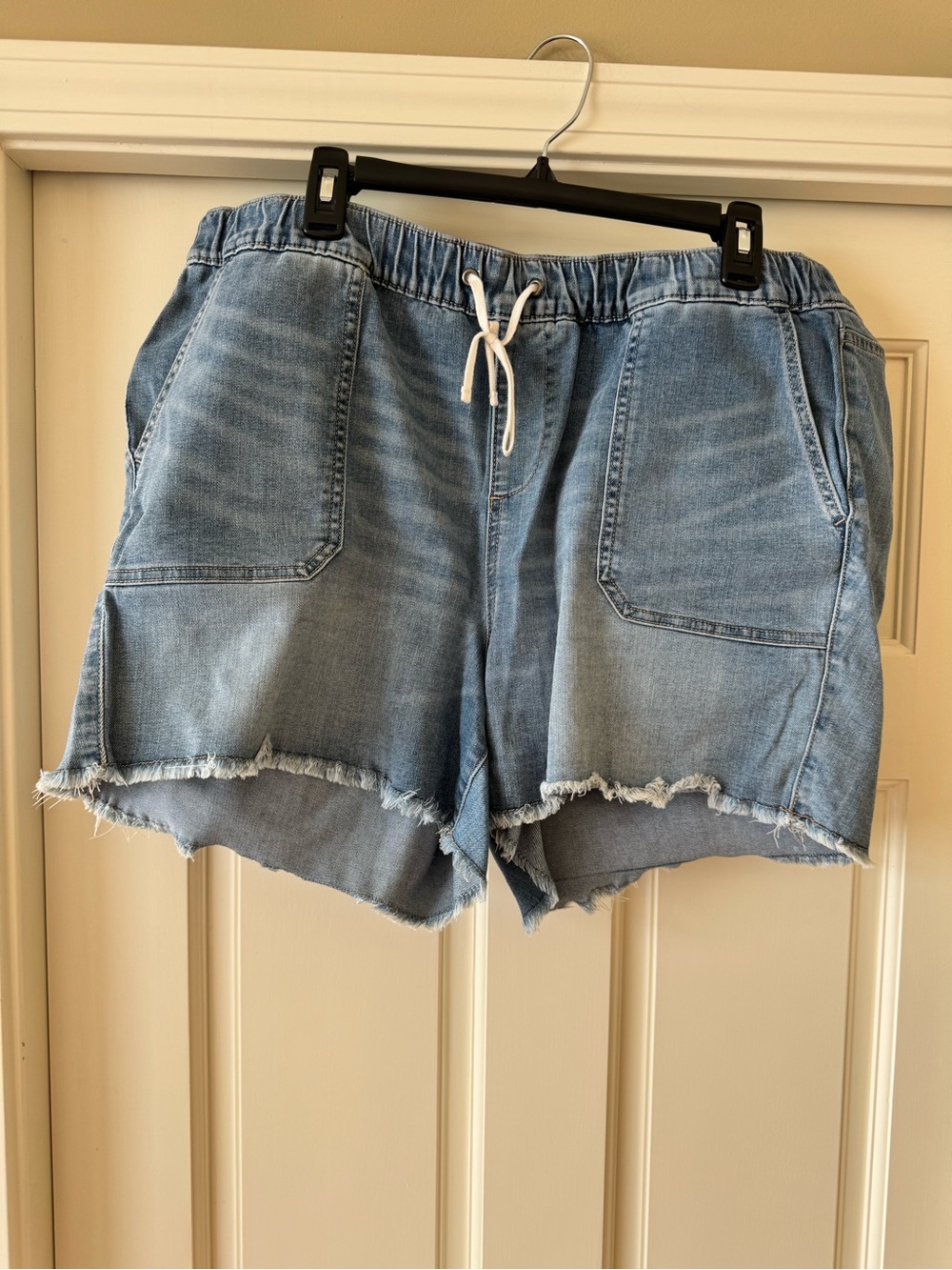 Hybrid & company Light Blue Denim Drawstring Frayed Hem Shorts
